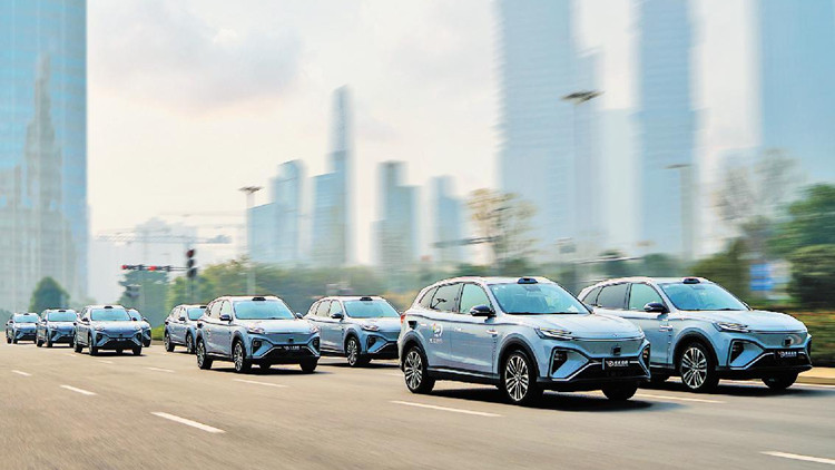 《深圳市推進智能網聯汽車高質量發展實施方案》等系列新政近期落地