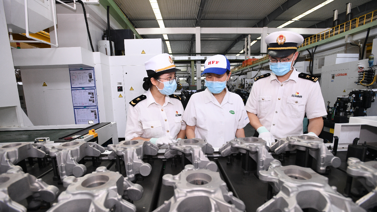 前10月廣州海關關區外貿進出口達1.6萬億  佔粵外貿總值比重逾五分之一