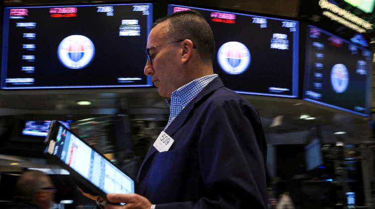 美股三大股指漲跌不一 零售板塊普漲