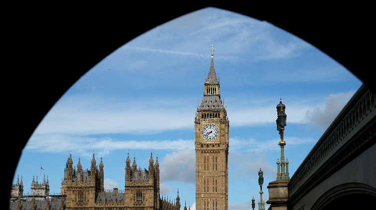 英國冀減少淨移民數量 擬提高赴英留學門檻