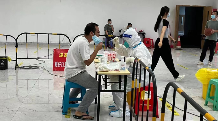 廣州27日新增7365例本土感染者 本輪疫情累計出艙23398人