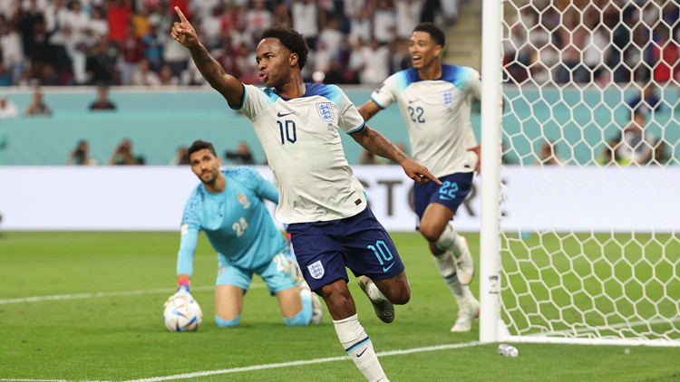 斯特林家中遭劫缺席世界盃淘汰賽 因擔心家人急回國