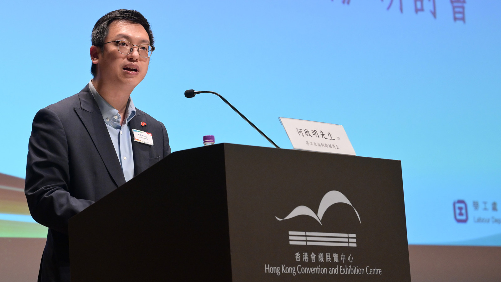 因家人確診 勞福局副局長何啟明需家居檢疫