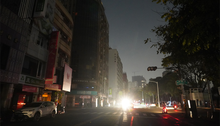 台電虧掉一半資本額  當局注資1500億新台幣