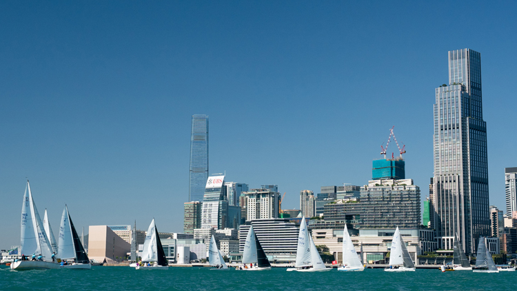 母校盃帆船賽維港上演 港姐麥明詩夥劍橋舊生出戰