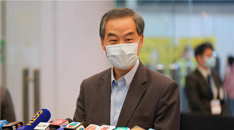 梁振英赴Google香港總部投訴 成功爭取詐騙廣告下架