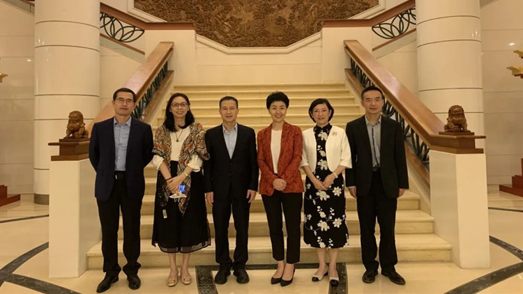 深圳市委常委、前海管理局局長、南山區委書記曾湃拜會中國駐新加坡大使孫海燕