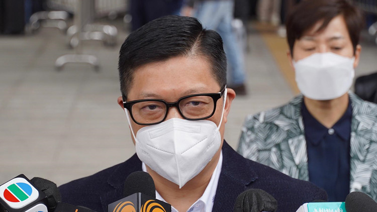 鄧炳強視察深圳灣口岸 表示首天預約限額用了一半左右