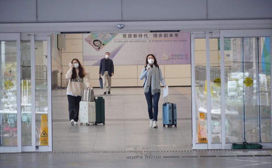 港鐵：東鐵線運作暢順 截至8日11時有9000人次來往落馬洲站