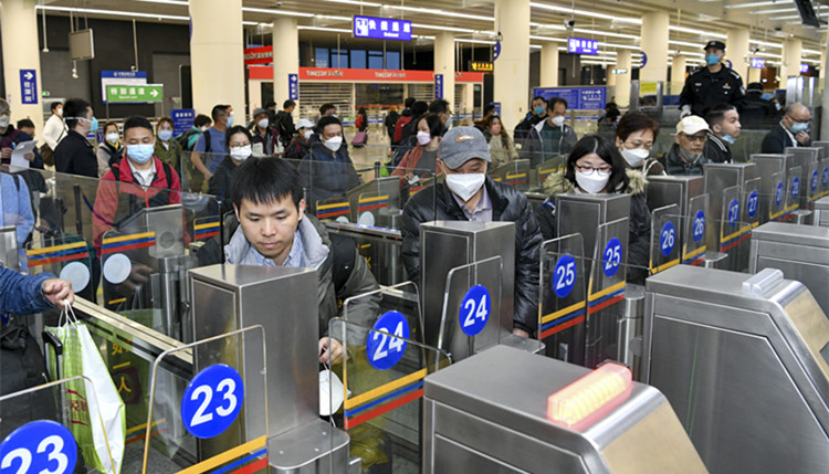 出入境證件辦理可通過網上預約方式申請！