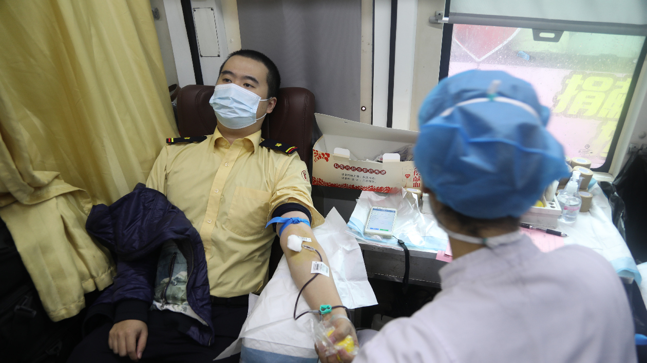 解燃眉之急 500名廣州地鐵人同日獻血