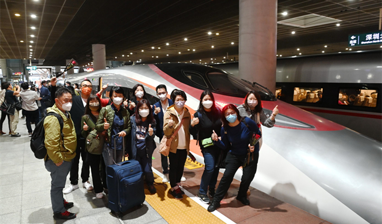 深港恢復旅檢通關一周 深圳各口岸重現繁忙熱鬧景象