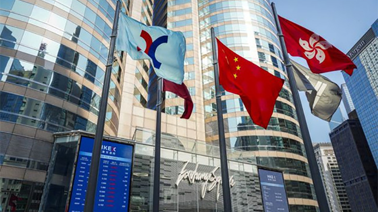 【收市焦點】港股微跌27點 騰訊逆市見半年高