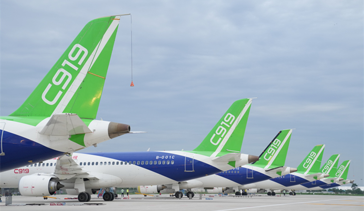 東航春節7天計劃執行1.8萬班航班 C919正進行密集驗證飛行