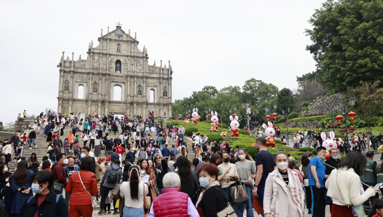 澳門旅遊局：逾5萬旅客年初一入境 賀年活動料促消費