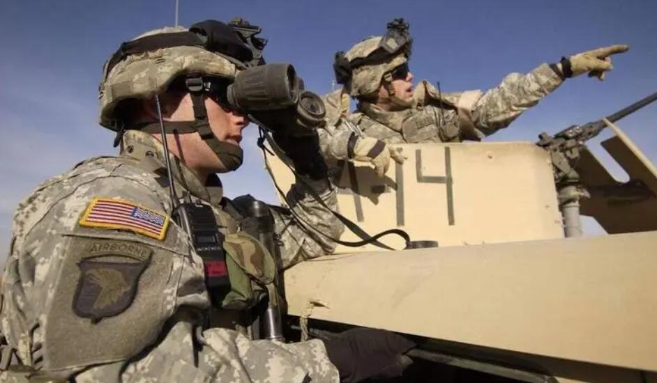 美軍向其位於敘利亞的非法軍事基地運送武器