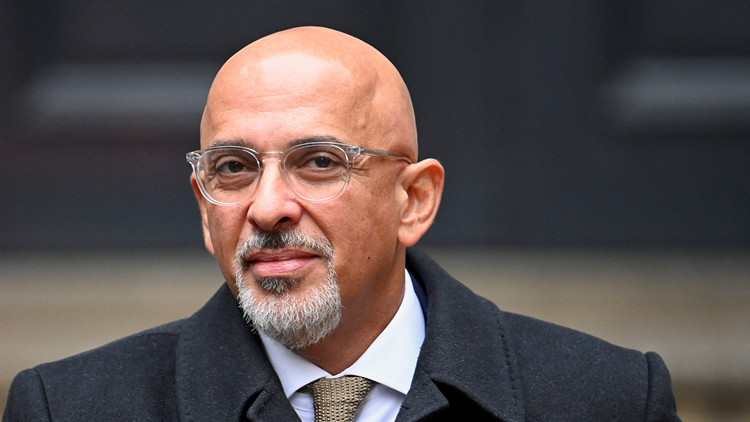 因違反行為準則 英國內閣大臣查學禮遭解職