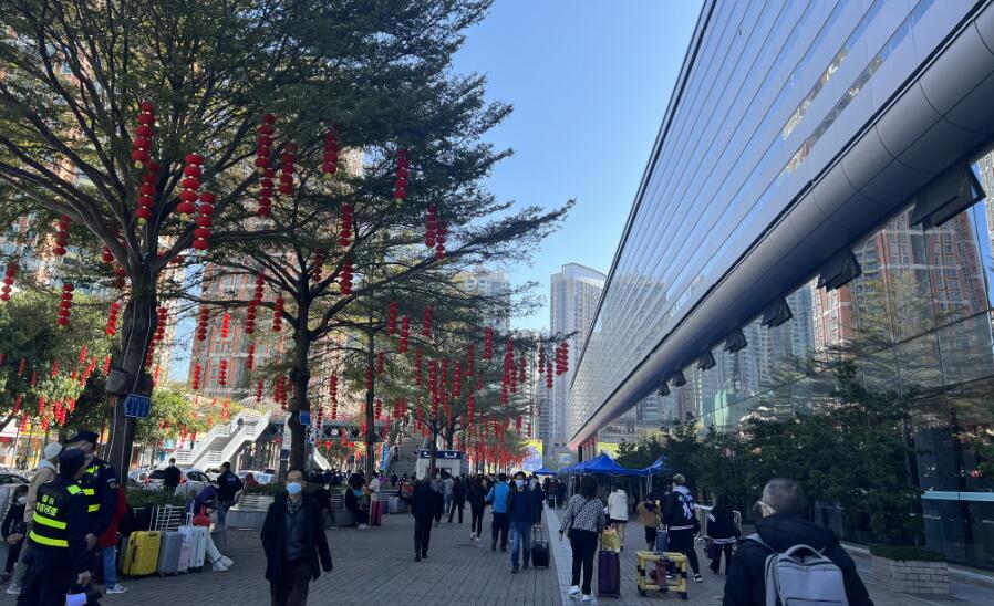 口岸出入境旅客絡繹不絕 深港雙城生活加速復常