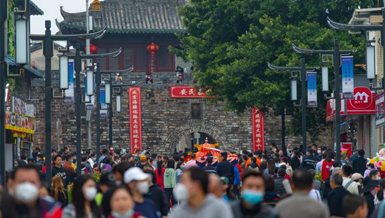 港深旅遊市場強勁復蘇 深圳景區迎新春旅遊「開門紅」