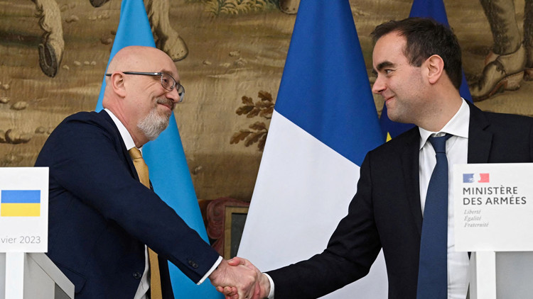 烏法防長會晤 法方將再向烏提供12門「凱撒」自走炮