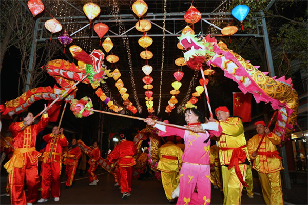 湖南湘潭「非遺新春集市」熱鬧開市