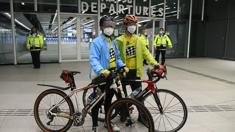 有片丨單車友探路蓮塘/香園圍過關 心情興奮