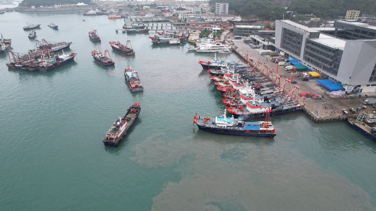 20艘港澳流動漁船集中奔赴南沙捕撈作業