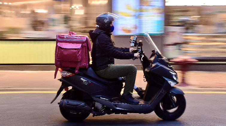 【民意建言】外送員權益被忽視 堵塞「假自僱」不容遲