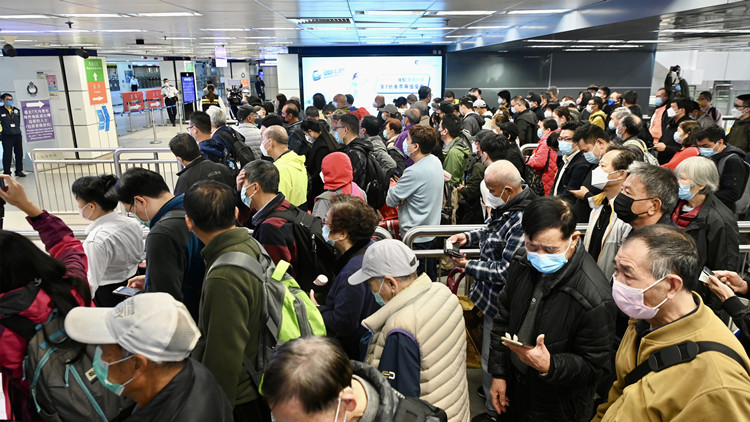 【商報圖說】訪港旅客恢復跑輸？