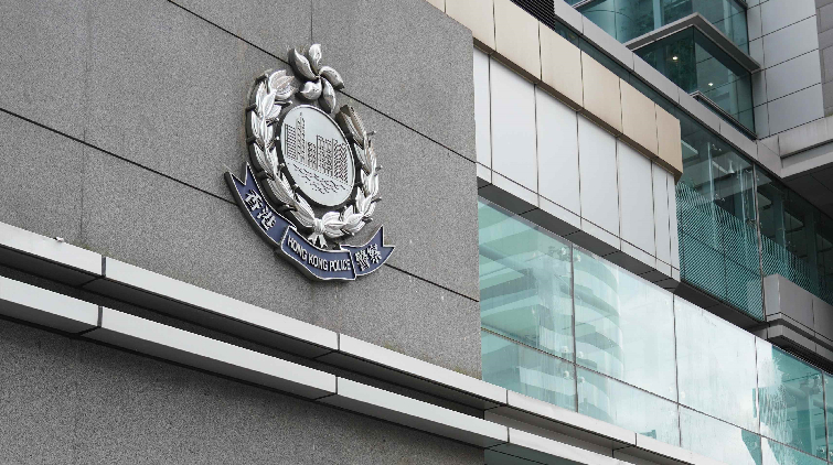 38歲男涉嫌非禮及非法拍攝或觀察私密部位被捕