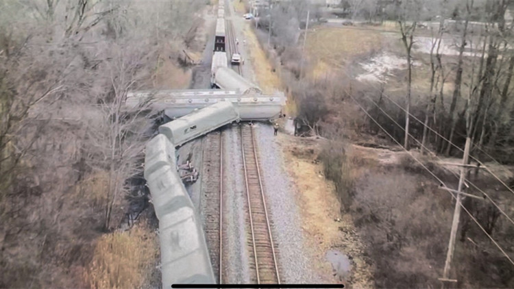 美國又一火車脫軌 美交通部長備受批評