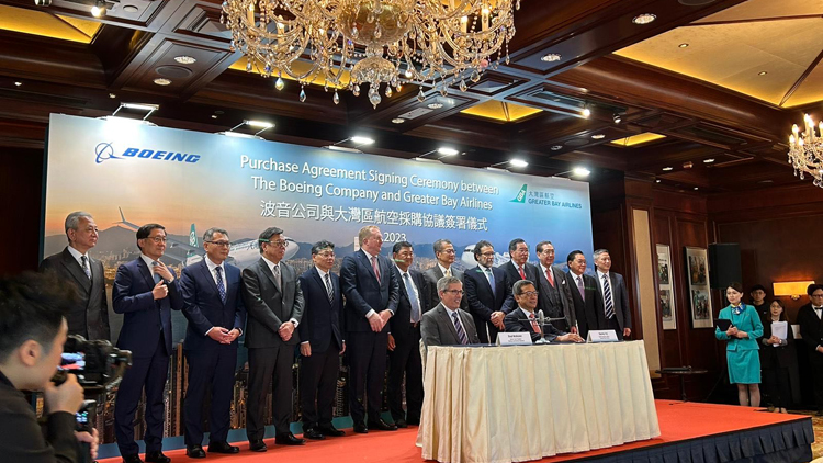 有片｜大灣區航空簽購15架波音客機 本港航空市場復蘇料需時半年以上