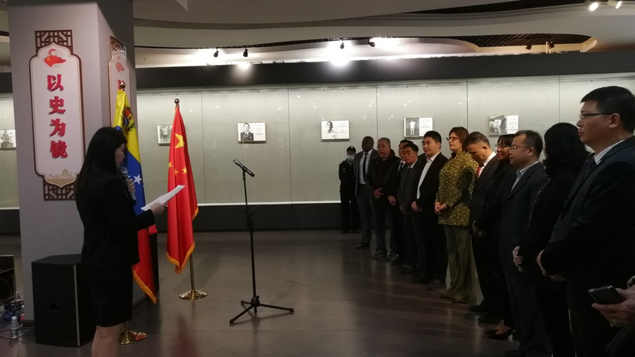 兩名委內瑞拉僑胞獲委總統嘉獎