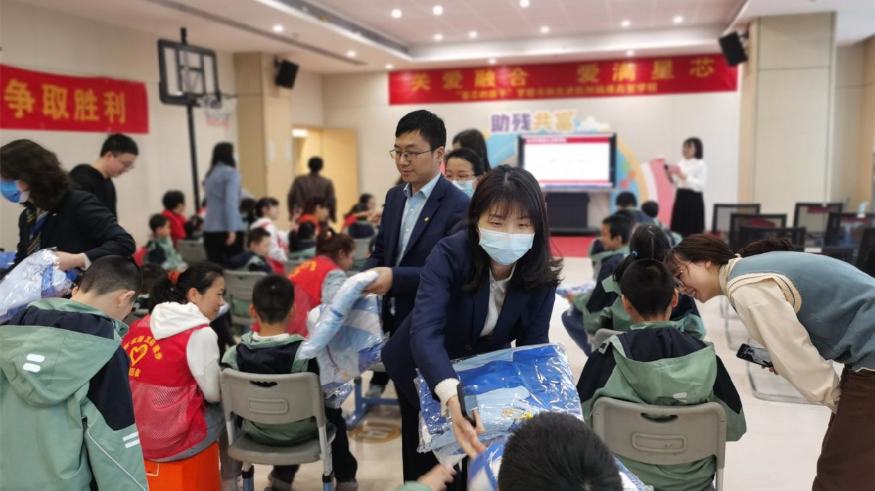 「星芯的孩子」夢想書畫走進錢塘啟智學校