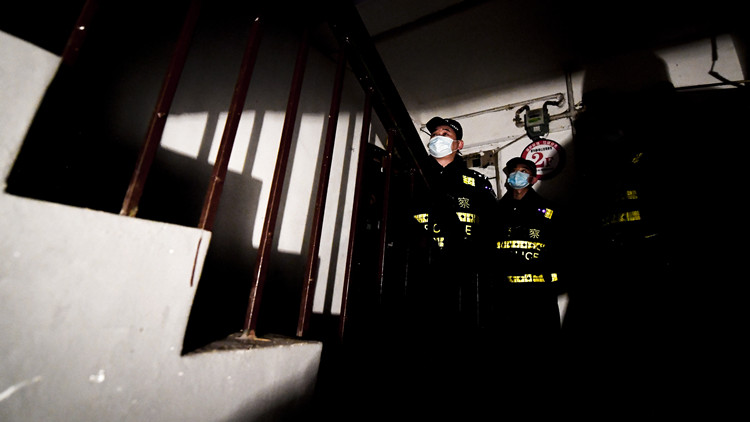 重慶警方：一小區業主因物業糾紛持刀行兇，致物管工作人員1死1傷