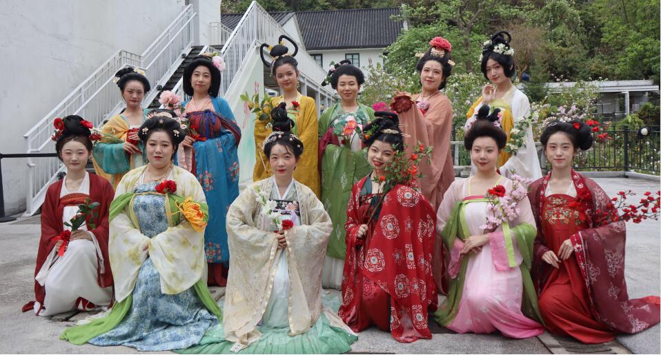 圖集 | 漢服組織慶祝花朝節  辦十二花神祭祀儀式