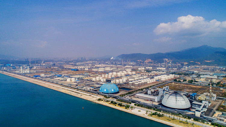 接連重磅簽約 外資青睞廣東萬億元級綠色石化產業集群