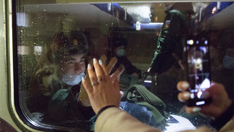 普京簽署春季徵兵令 將徵召14.7萬人加入俄武裝部隊