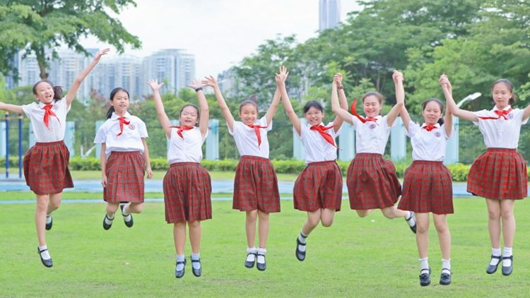 引導學生「扣好第一粒釦子」 深圳多擧措推進未成年人思想道德建設