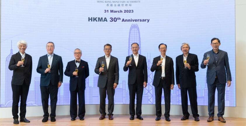 金管局30周年「慶生」聚會  五任財政司司長「跨代同堂」