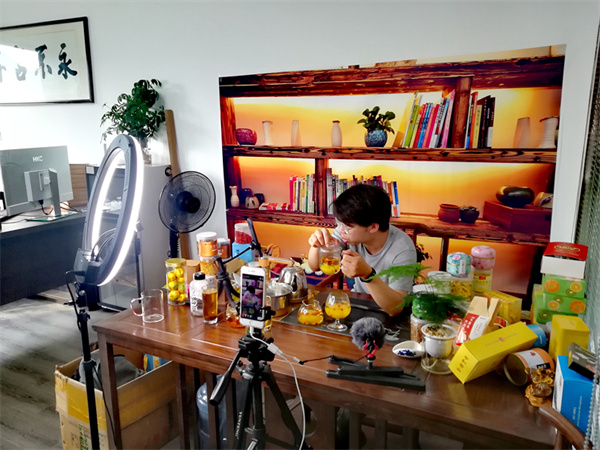 「你種我銷你養我買」 皖歙縣王村鎮「綠色電商」駛入快車道