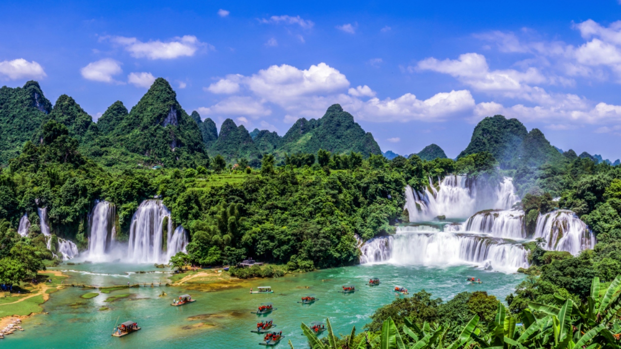 桂崇左德天瀑布「天空之戒」 解鎖中越美景