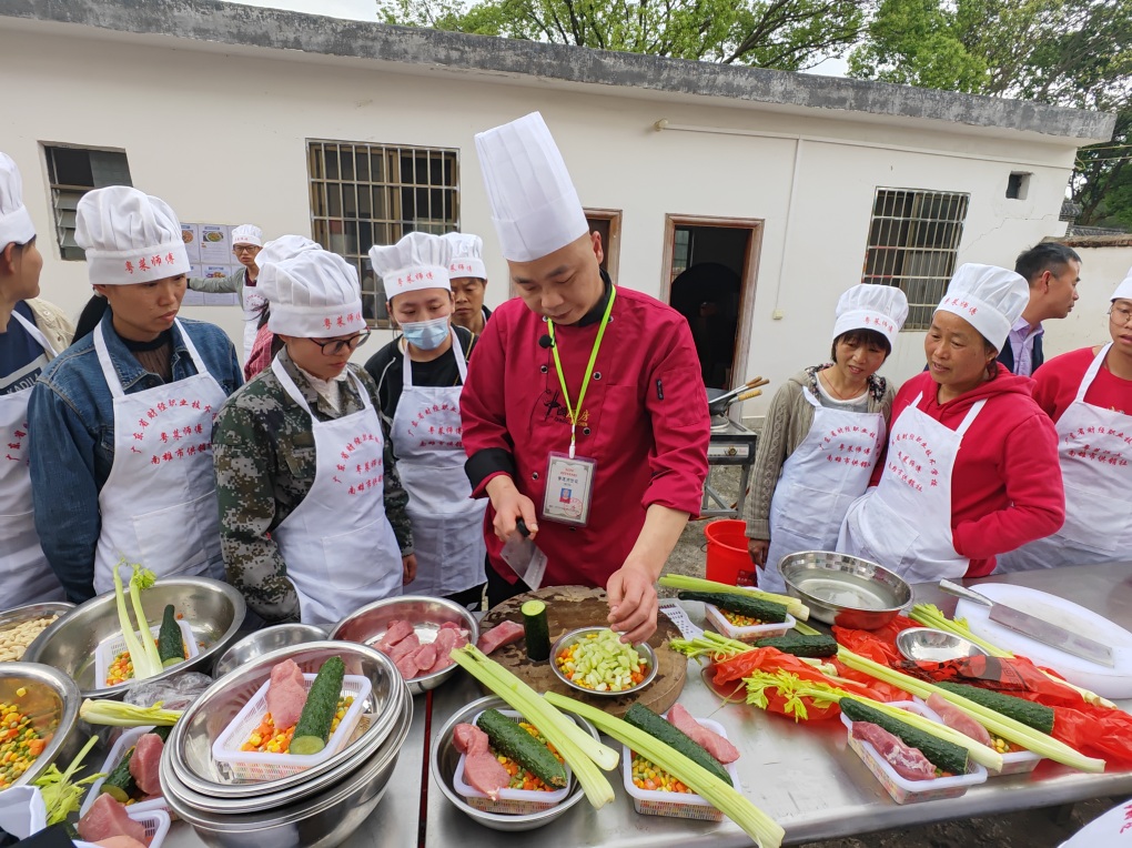 培訓辦到「家門口」 廣東南雄「粵菜師傅」技能培訓鄉村開班