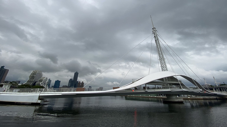 高雄男不堪家暴殺兄伴屍7天  二審改判11年