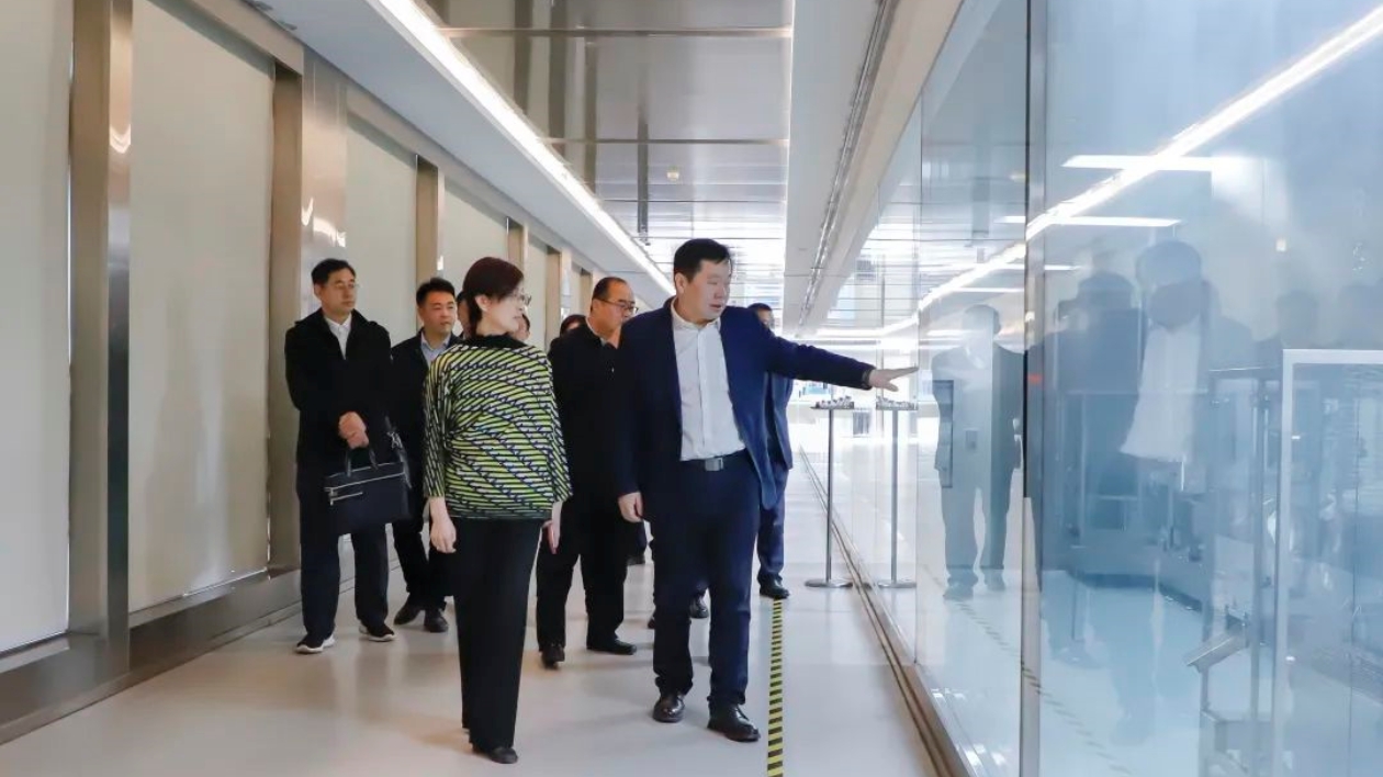 香港特區政府駐滬辦主任蔡亮到訪齊魯製藥