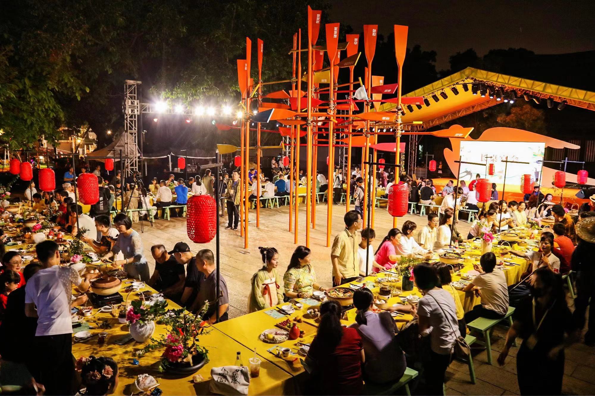 圍爐煮茶、長桌宴、踏青......廣州荔灣湖畔的上巳節