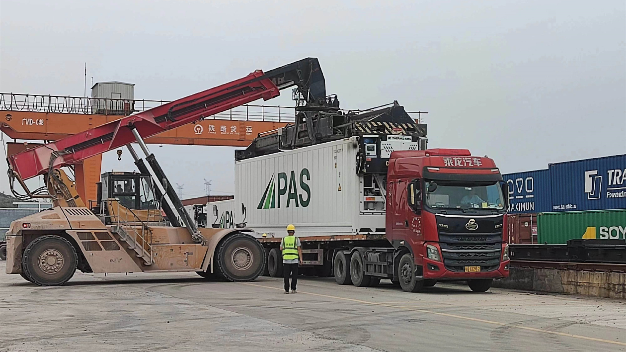 中老（泰）鐵路首趟重載返程國際貨運班列抵達大灣區