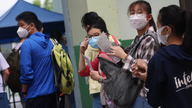 考評局：中文科近4.5萬考生報考 121名確診考生在指定試場應考