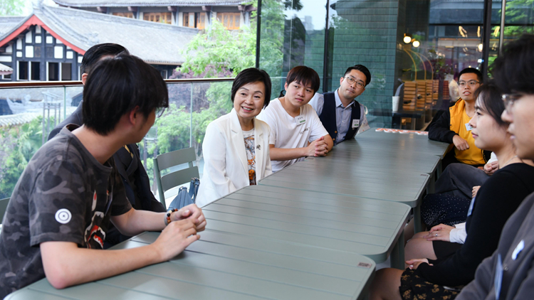 蔡若蓮結束重慶和成都5天訪問行程 28日早上返港