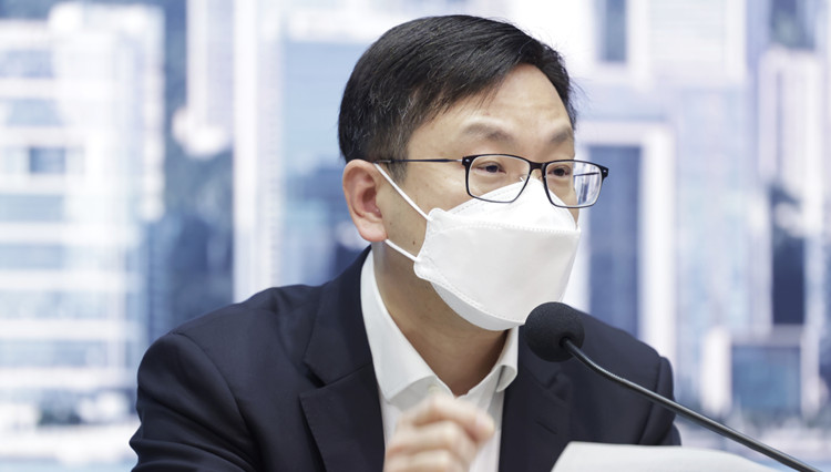 孫玉菡指重視精準扶貧 優先支援長者、單親及劏房戶